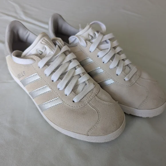 Adidas Gazelle Women's Spikeless Golf Shoes - Picture 5 of 16